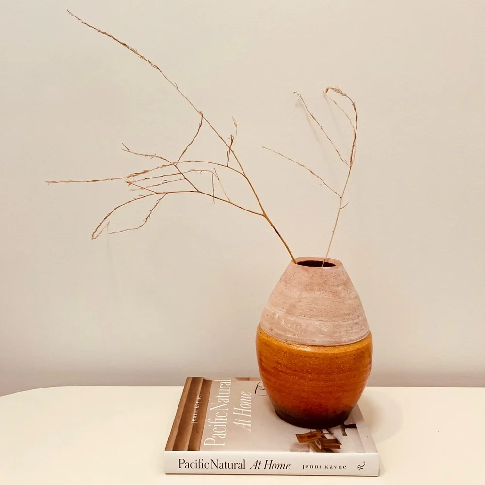 MID-CENTURY‎ STYLE HANDMADE VINTAGE STUDIO POTTERY VASE ORANGE/WHITE MCM BOHO